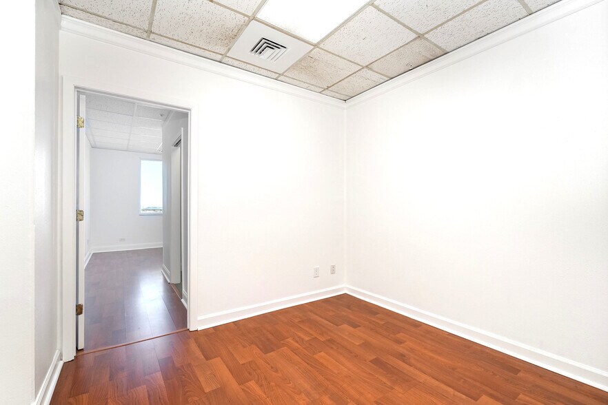 More Photos Of 1980 N Atlantic Ave, Cocoa Beach Medical For Sale