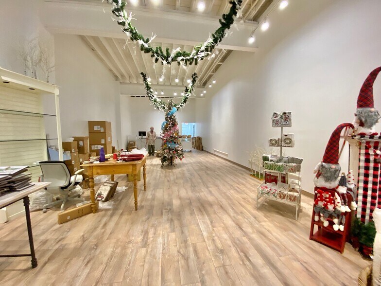 More Photos Of 143 W Main St, Bay Shore General Retail For Sale