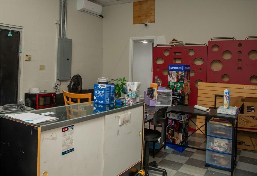 More Photos Of 242 S Scenic Hwy, Lake Wales Auto Repair For Sale