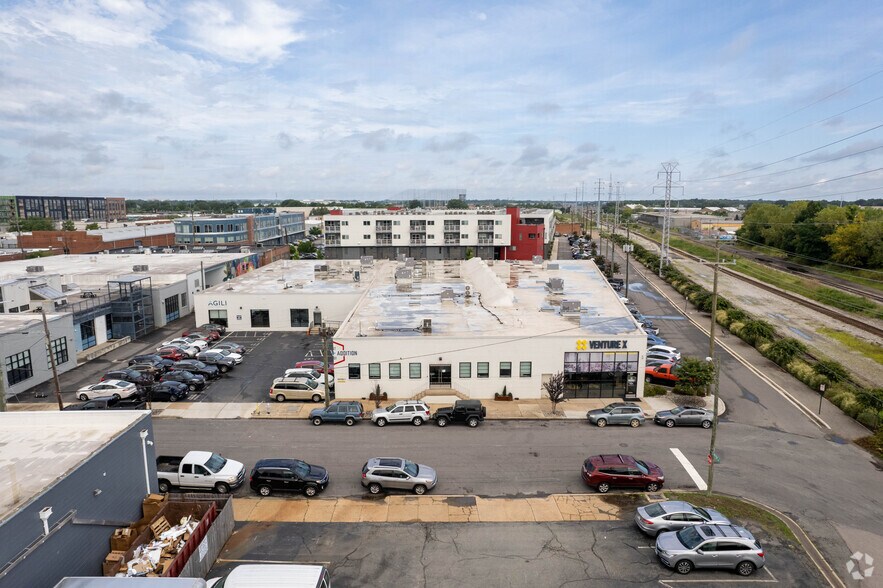 More Photos Of 1806 Summit Ave, Richmond Coworking Space