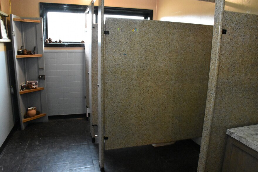 More Photos Of 11712 Hydetown Rd, Titusville Bowling Alley For Sale