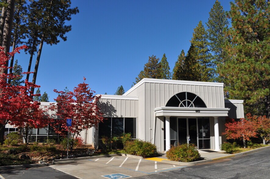 More Photos Of 443 Crown Point Cir, Grass Valley Office For Sale