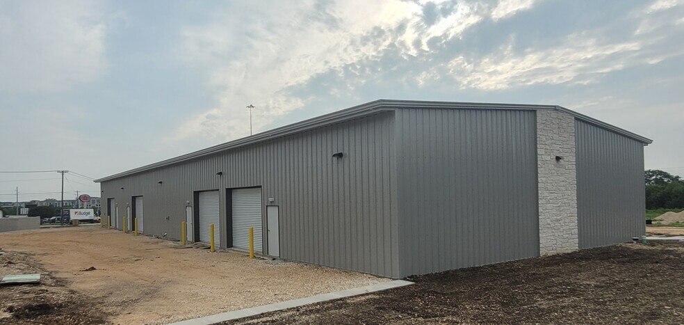 More Photos Of 161 Weldon Johnson Way, Kyle Industrial For Lease