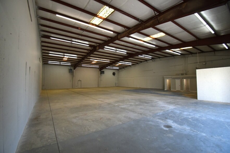 More Photos Of 4454 Warm Springs Rd, Columbus Warehouse For Lease