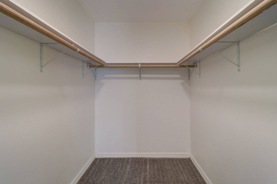 More Photos Of 7011 San Ramon Pl, Tampa Apartments For Sale
