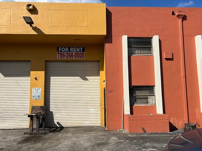 More Photos Of 1685 W 40th St, Hialeah Warehouse For Lease