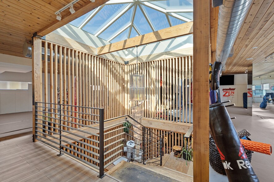 More Photos Of 1714 Hillhurst Ave, Los Angeles Office For Sale