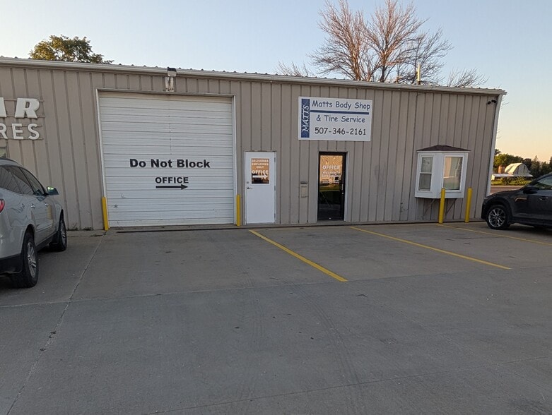 More Photos Of 1140 N Broadway St, Spring Valley General Retail For Sale