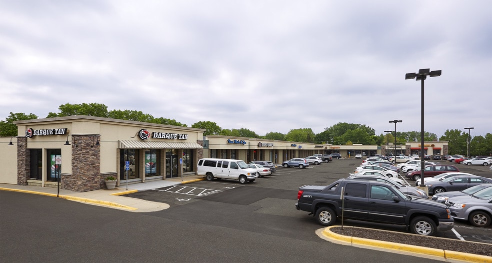 More Photos Of 5200-5242 W 84th St, Bloomington Freestanding For Lease