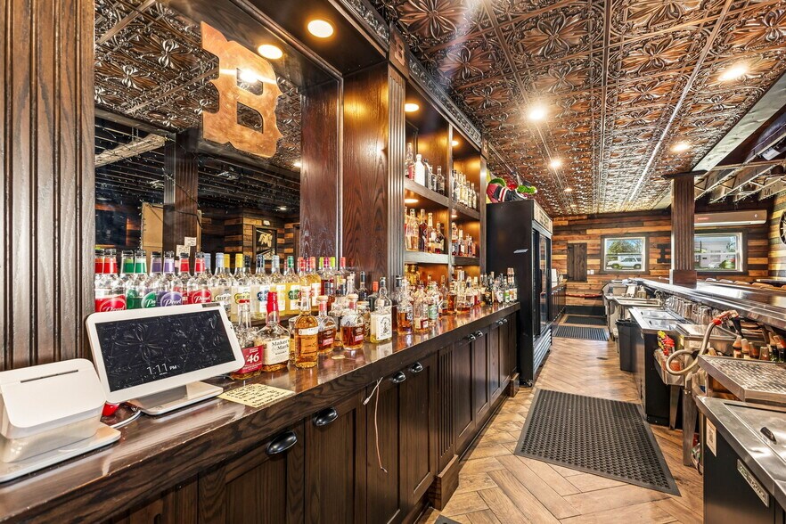 More Photos Of 316 N Main St, Columbia Storefront Retail Office For Sale