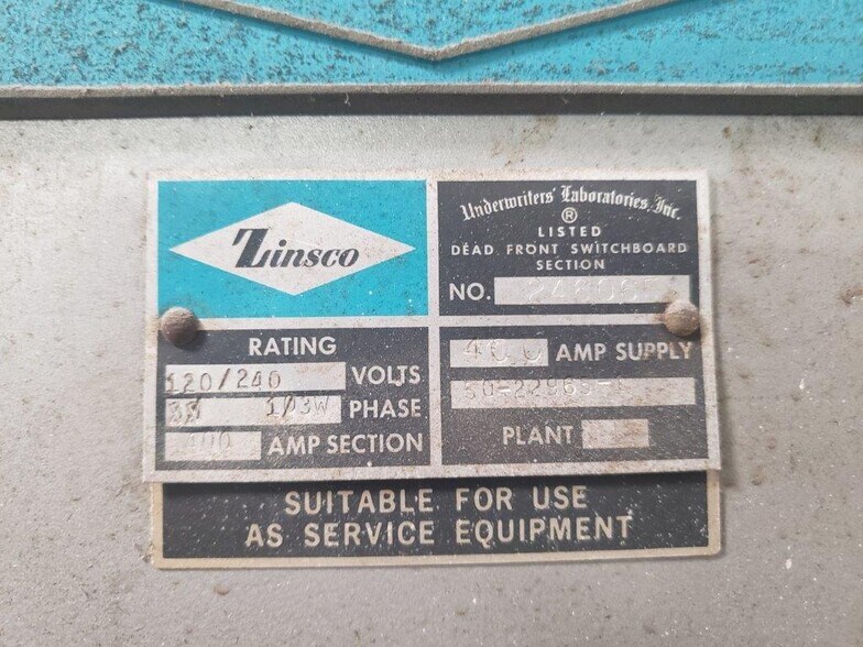 More Photos Of 1020 Chestnut St, Burbank Light Distribution For Lease