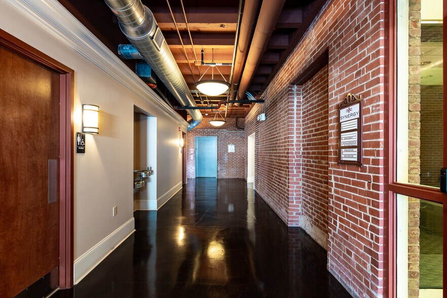 More Photos Of 363 Church St N, Concord Loft Creative Space For Lease