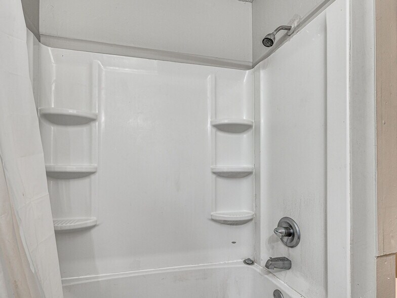 More Photos Of 1220 SE 9th St, Pryor Apartments For Sale