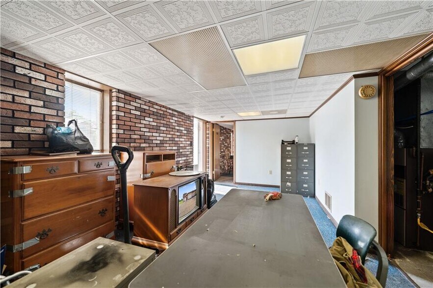 More Photos Of 600 Scene Ridge Rd, Mckeesport Light Manufacturing For Sale