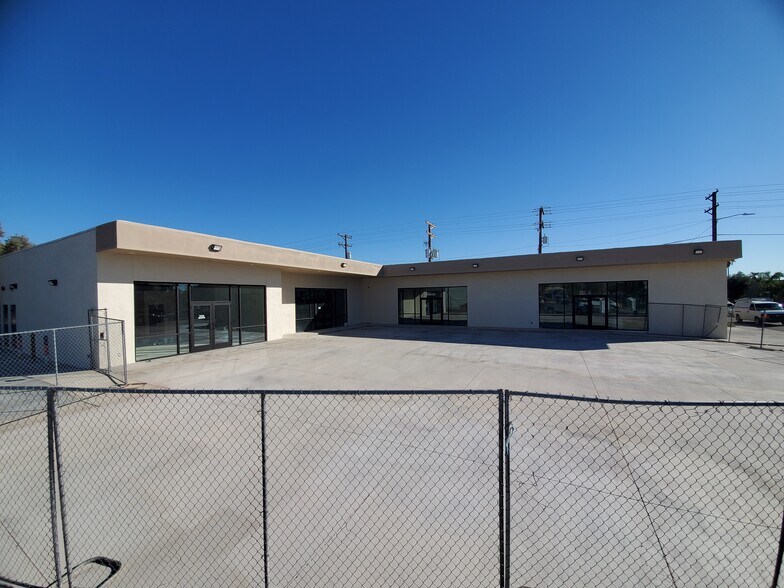 More Photos Of 3201 Oak, Phoenix General Retail For Lease
