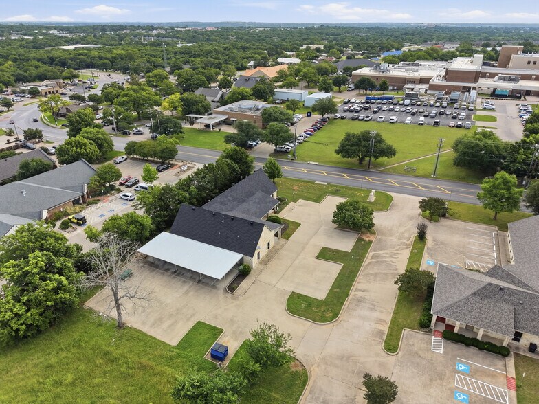 More Photos Of 914 Foster Ln, Weatherford Healthcare For Lease