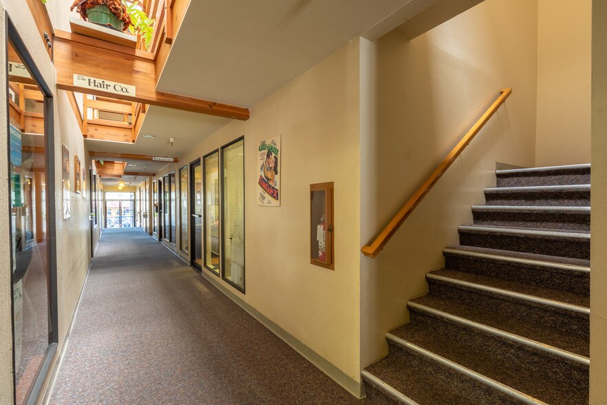 More Photos Of 367-387 N State St, Ukiah Office For Sale