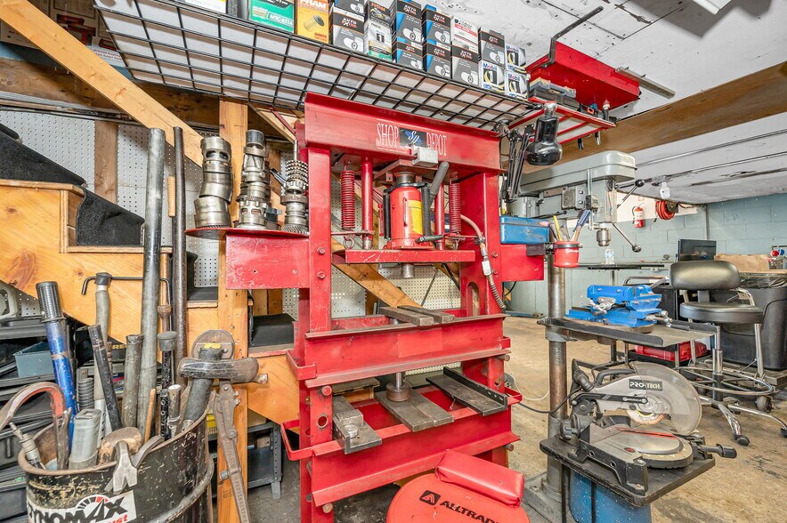 More Photos Of 12 Carlton St, Lowell Auto Repair For Sale