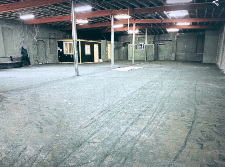 More Photos Of 1725-1731 S 25th St, Philadelphia Auto Repair For Lease