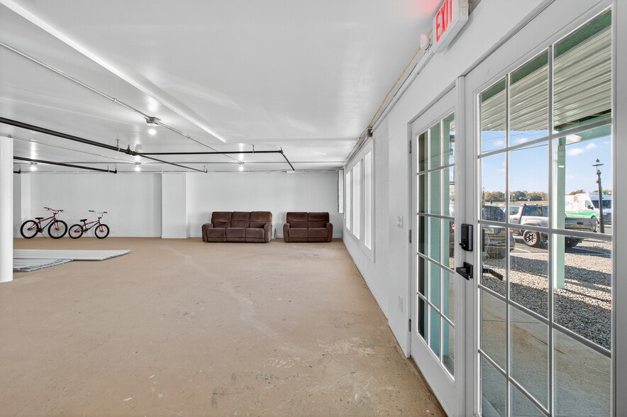 More Photos Of 17 W Front St, Keyport General Retail For Lease