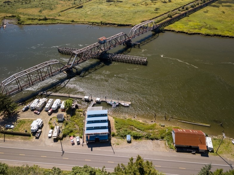More Photos Of 6750 Or-126 Hwy, Florence Marina For Sale