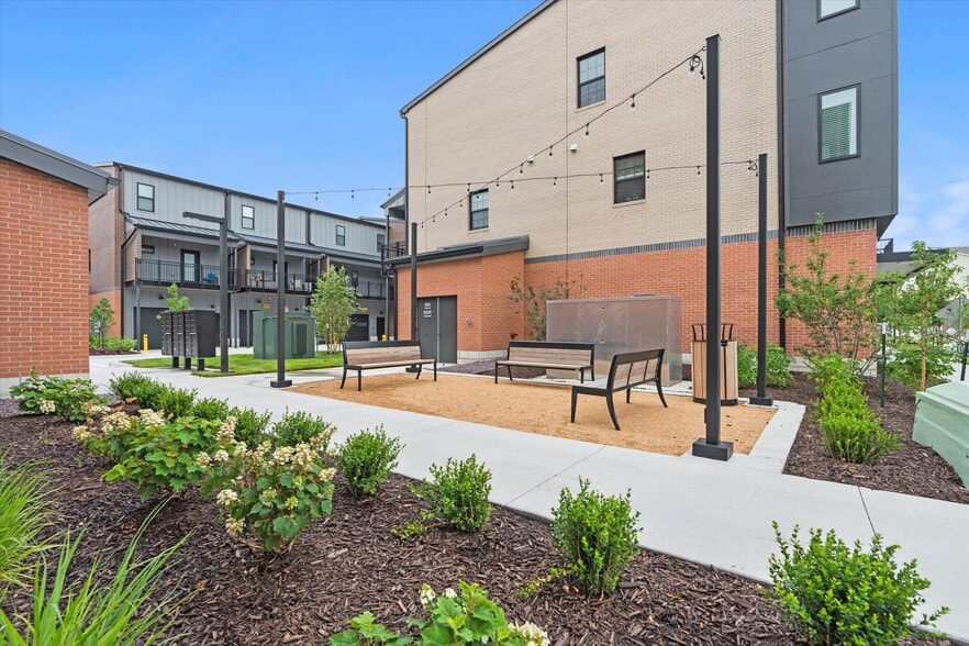 More Photos Of 2914-2924 Buchanan St, Kansas City Unknown For Lease