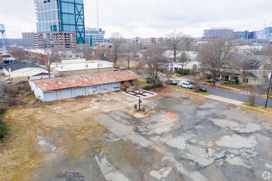 More Photos Of 2132 Hawkins St, Charlotte Land For Lease