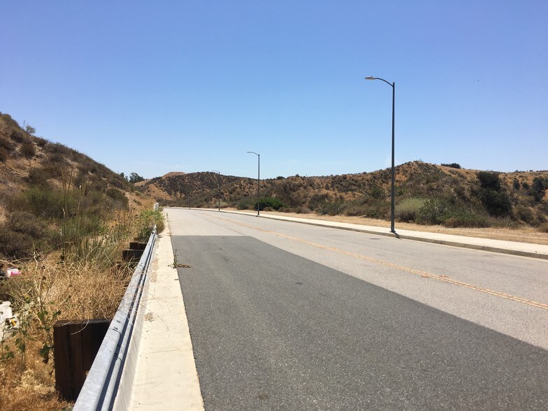 More Photos Of 18100 Sesnon Blvd, Granada Hills Land For Lease