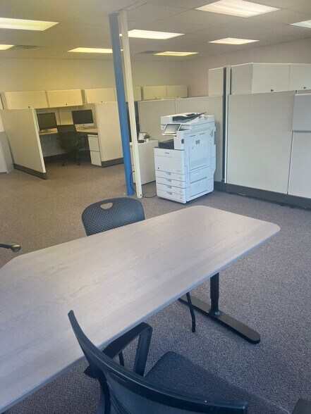 More Photos Of 171 Green Meadows Dr S, Lewis Center Office Residential For Sale
