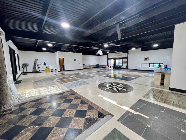 More Photos Of 560 Tarrytown Rd, White Plains Freestanding For Lease