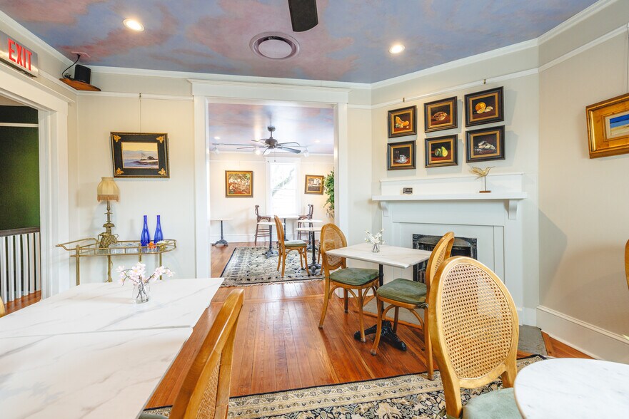 More Photos Of 9 W 43rd St, Savannah Office For Lease