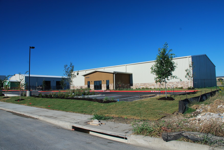 Primary Photo Of 16808 Calply Dr, Round Rock Warehouse For Lease