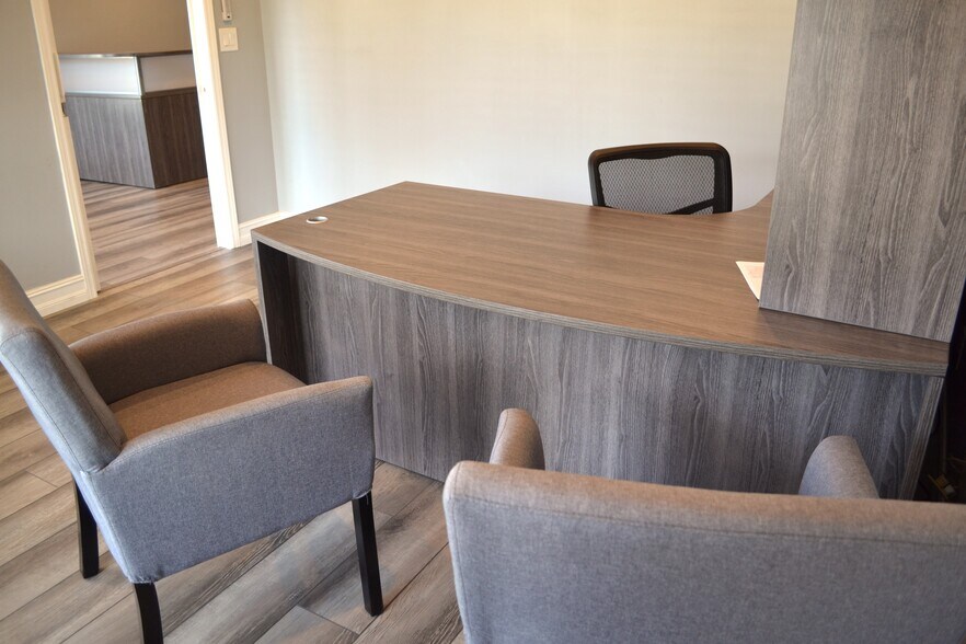 More Photos Of 217 W Seminole Ave, Melbourne Office For Lease