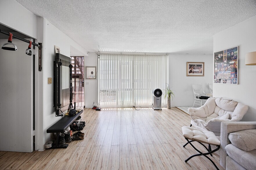 More Photos Of 3750 Midvale Ave, Los Angeles Apartments For Sale