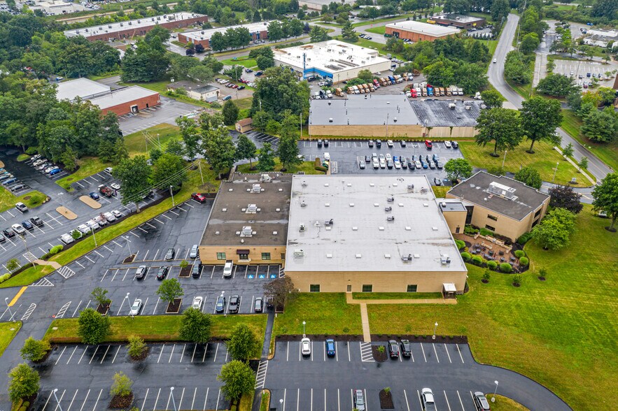 More Photos Of 161 Thorn Hill Rd, Warrendale Light Manufacturing For Lease