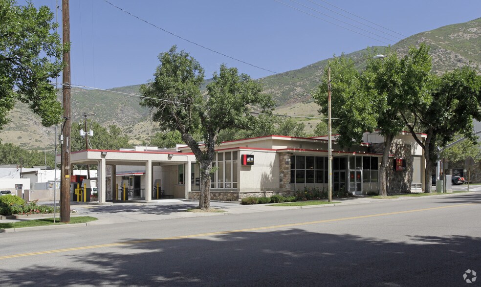 Primary Photo Of 12 W State St, Farmington Bank For Sale