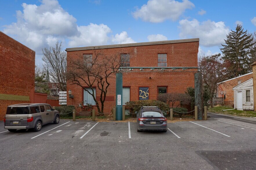More Photos Of 226 N Arch St, Lancaster Loft Creative Space For Sale