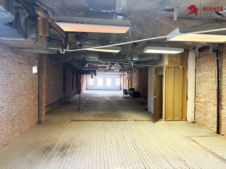 More Photos Of 812 E Broadway, Columbia Storefront Retail Office For Sale