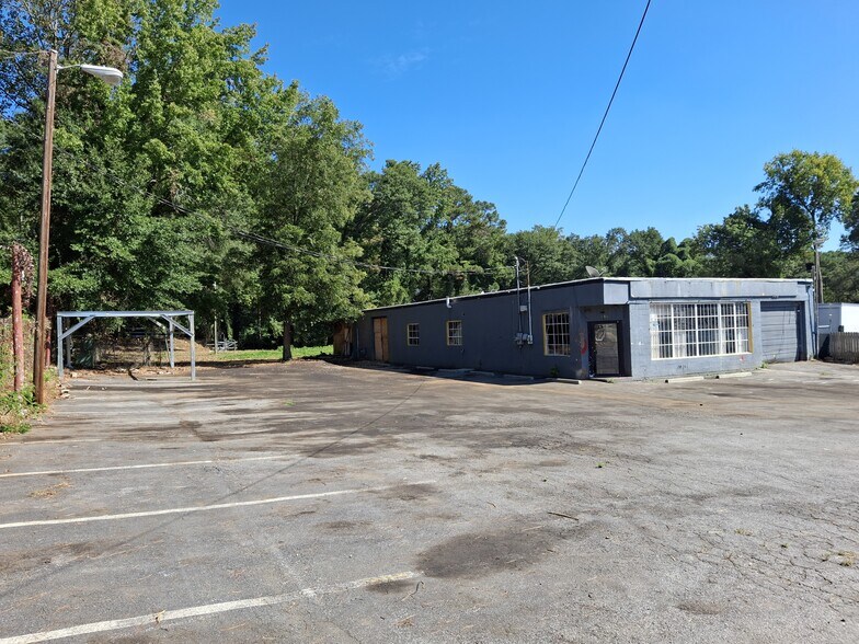Primary Photo Of 2410 SW Metropolitan Pky, Atlanta Auto Repair For Sale