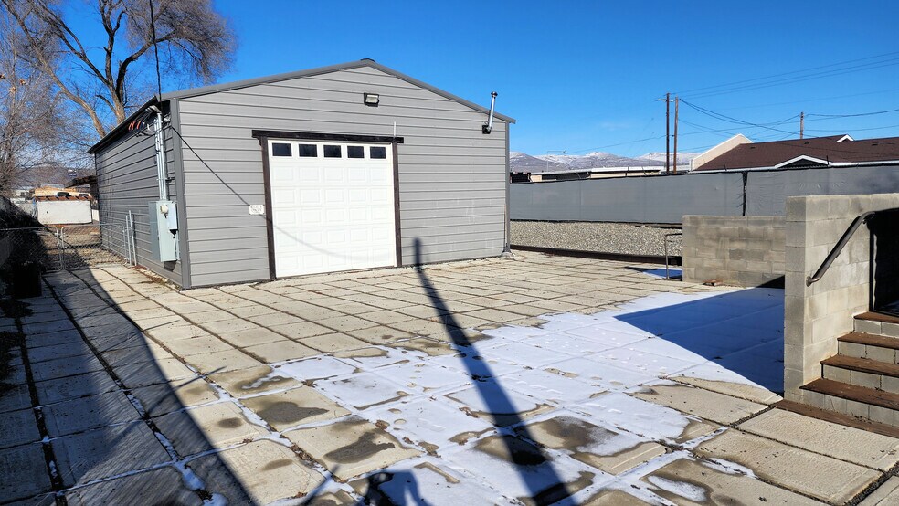 More Photos Of 2107 E Mead Ave, Yakima Manufacturing For Sale