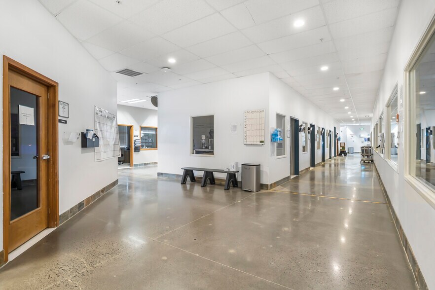 More Photos Of 601 N Larch St, Sisters Research And Development For Sale