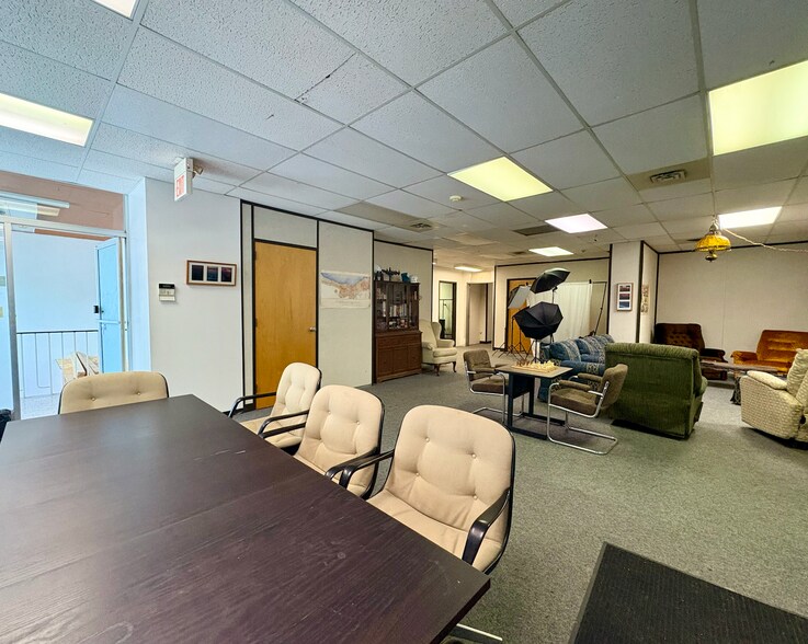 More Photos Of 461 Princess St, Kingston Storefront Retail Residential For Lease