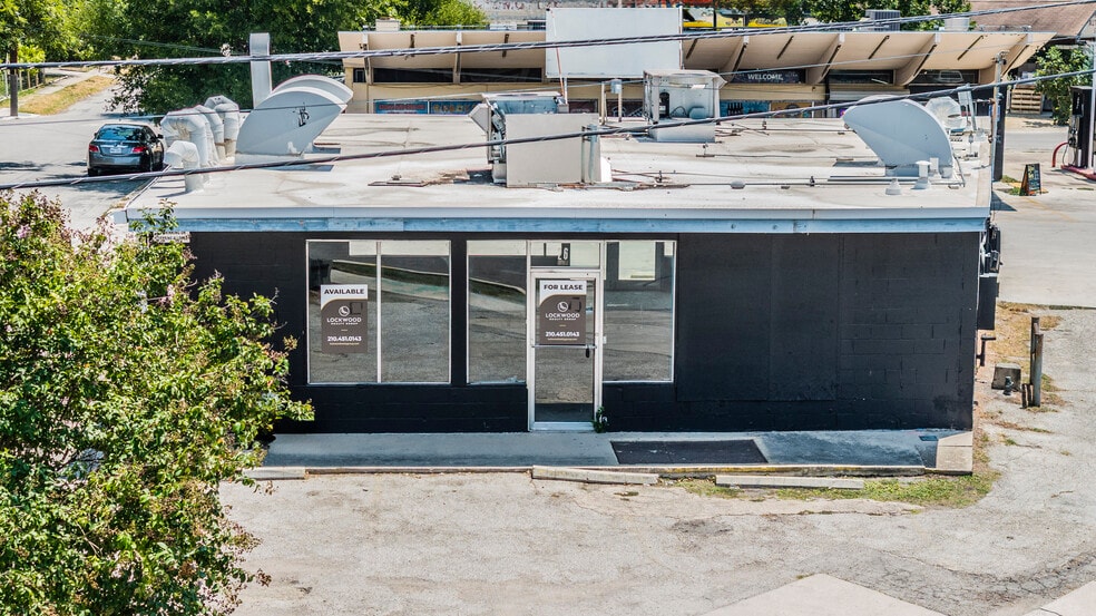 Primary Photo Of 1100 S Presa St, San Antonio Freestanding For Lease