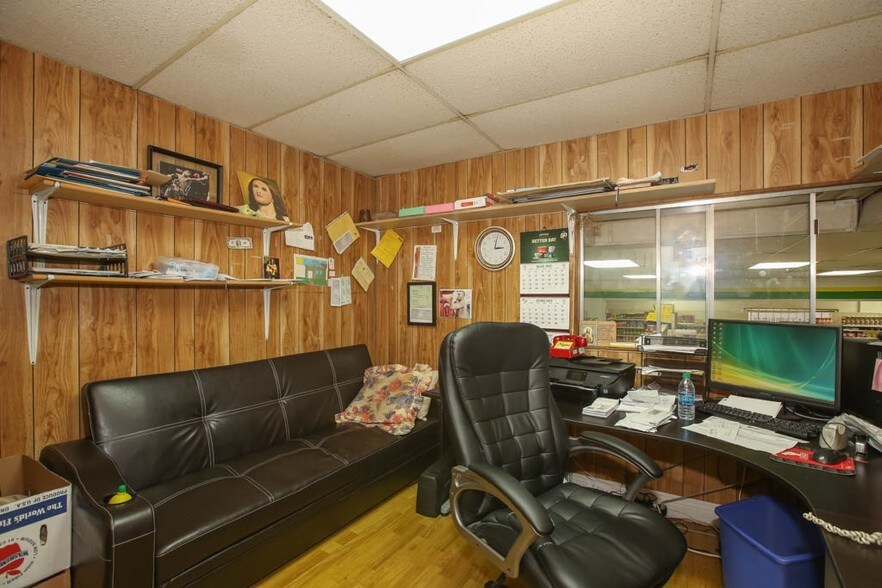 More Photos Of 1801 W Whittier Blvd, Montebello Storefront Retail Office For Lease