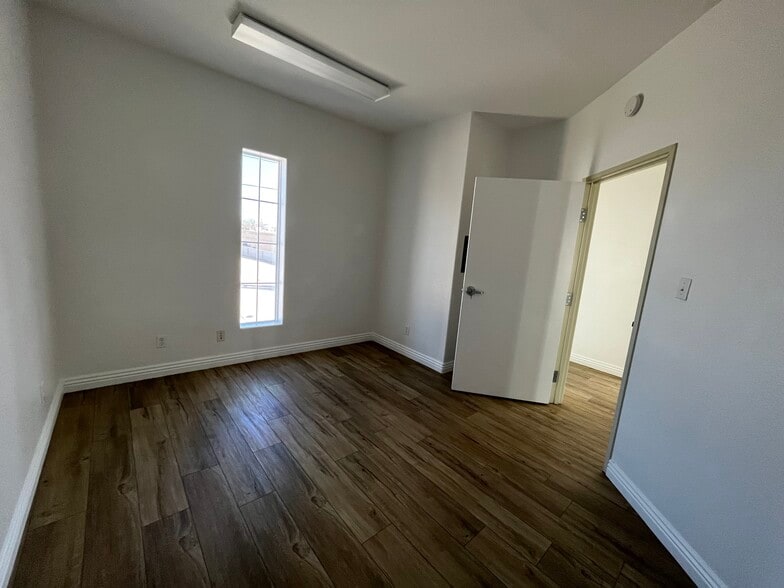 More Photos Of 6150 Transverse Dr, Las Vegas Office For Sale