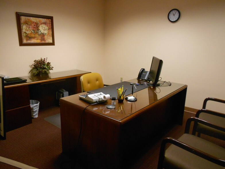 More Photos Of 2622 South Ave, Wappingers Falls Office For Sale