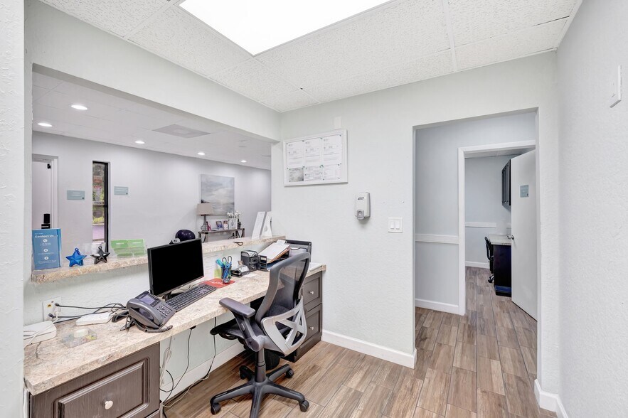 More Photos Of 3157 N University Dr, Davie Medical For Lease