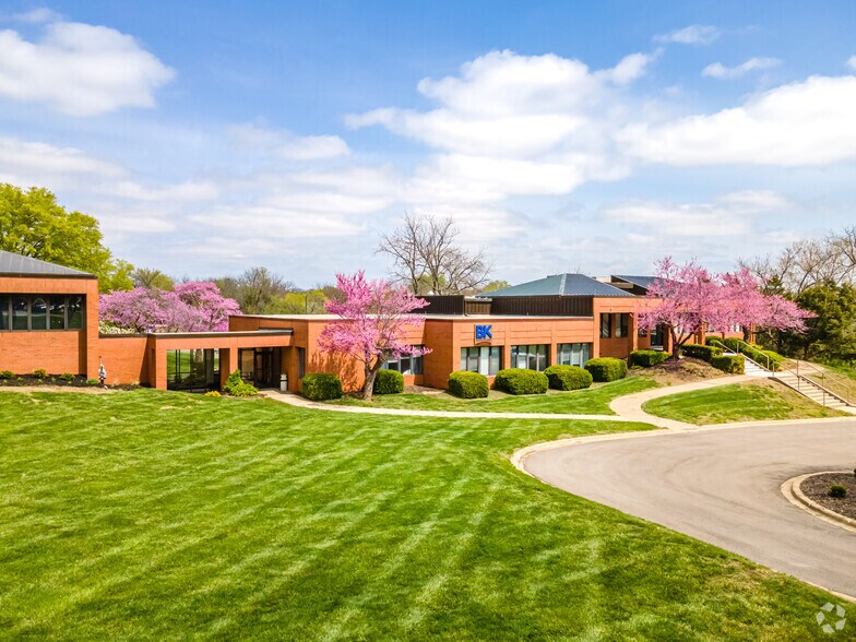 More Photos Of 4830-4840 Bob Billings Pky, Lawrence Office For Lease