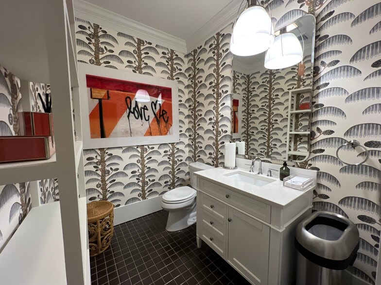 More Photos Of 21 South Ave, New Canaan Storefront Retail Office For Lease