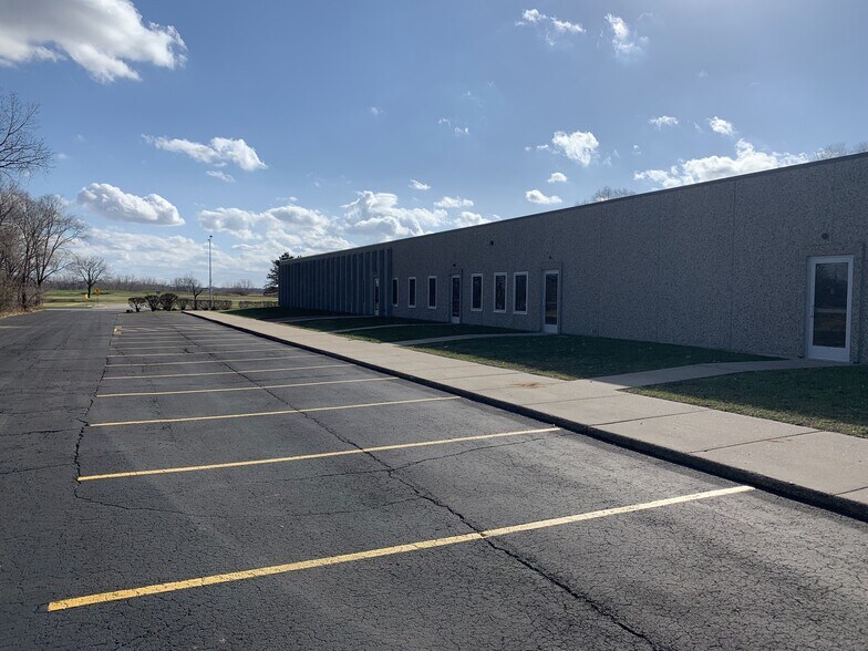 More Photos Of 2104 International Ln, Madison Light Distribution For Lease